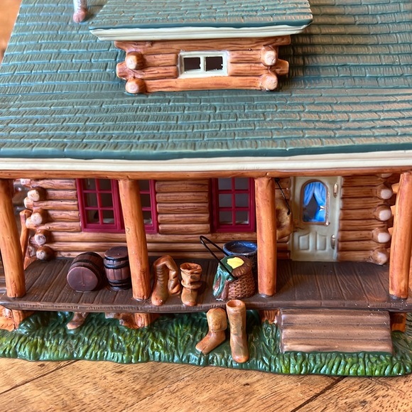 Heartland Valley Village Limited Edition Log Cabin Porcelain Lighted House w BOX - Picture 7 of 14